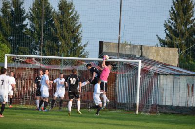 Prohra v okresním derby s Luštěnicemi