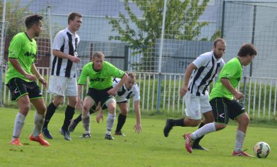 Totální kolaps lhoteckých fotbalistů na hřišti v Brandýse n./Lab.